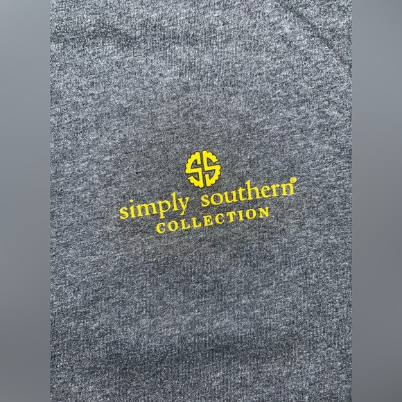 Simply Southern T-Shirt Size Large - Picture 5 of 9